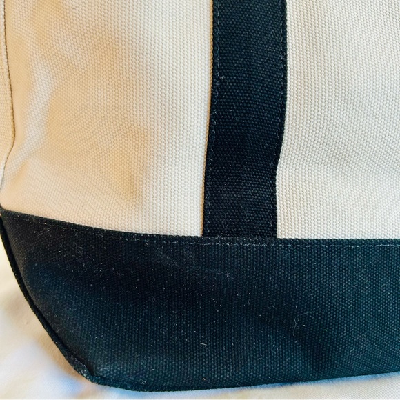 Vineyard Vines Beige and Black Women's Bag - Picture 9 of 9